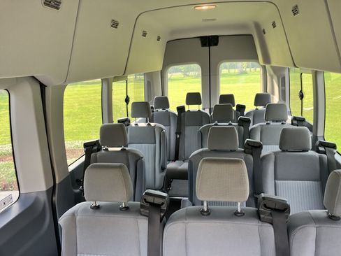 Used 2019 Ford Transit 350 XLT image 6