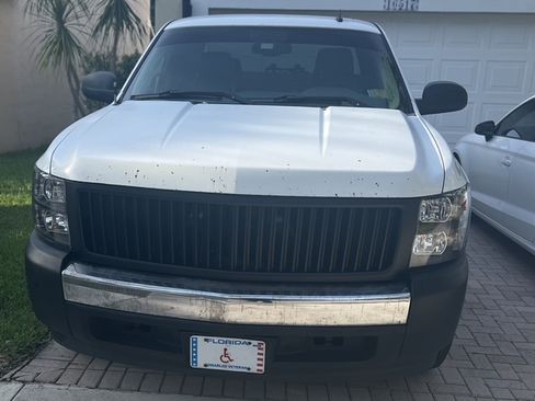 Used 2007 Chevrolet Silverado 1500 W/T w/ Towing Package image 2