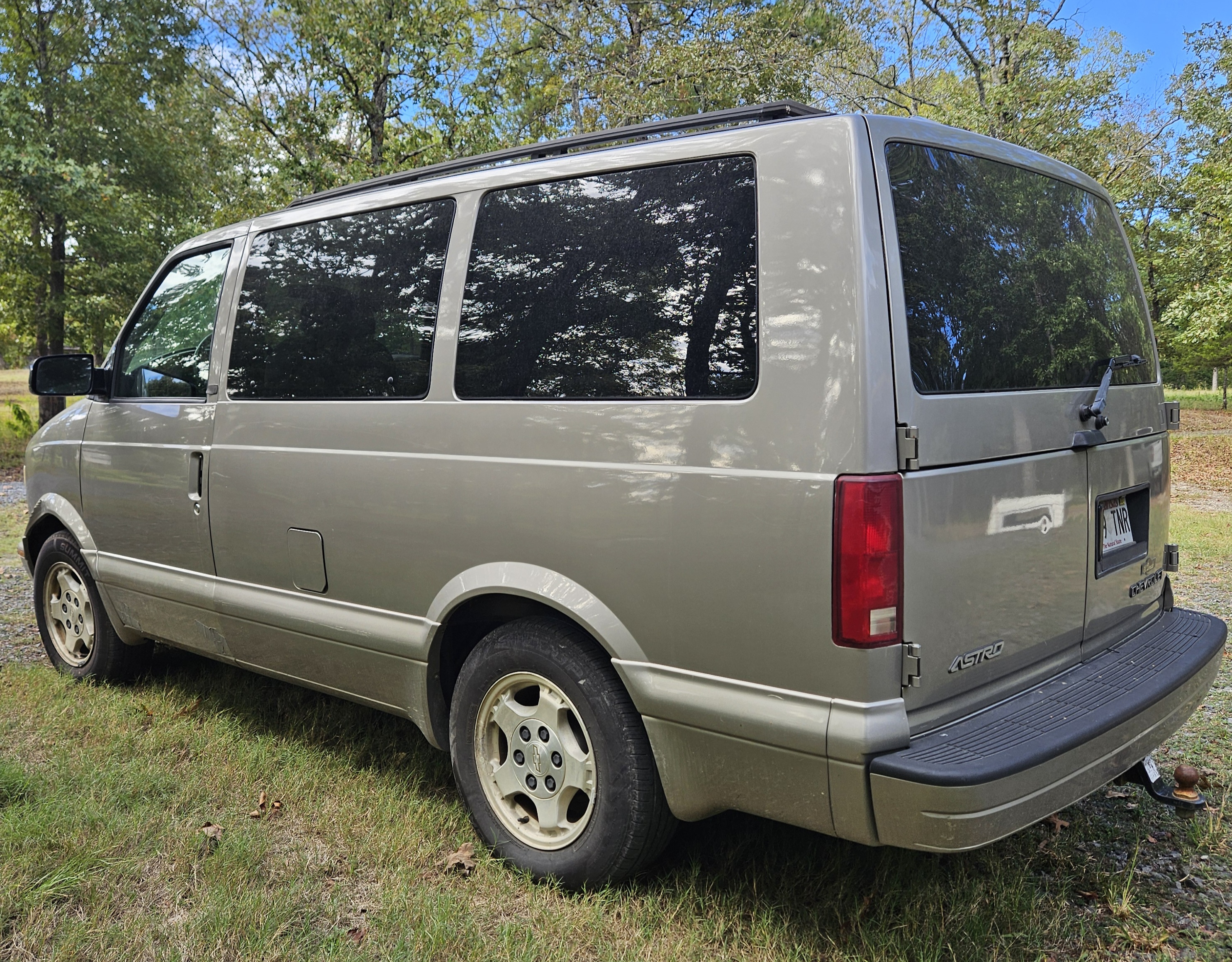 Used 2005 Chevrolet Astro Passenger w/ LT Preferred Equipment Group RWD image 1