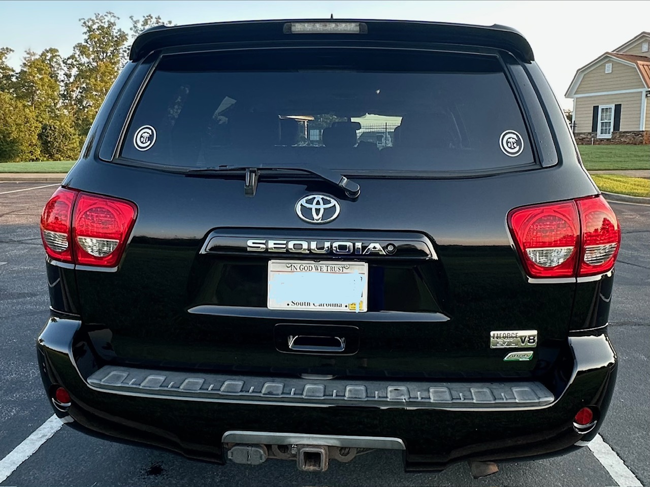 Used 2011 Toyota Sequoia SR5 w/ Premium Pkg AWD/4WD image 5