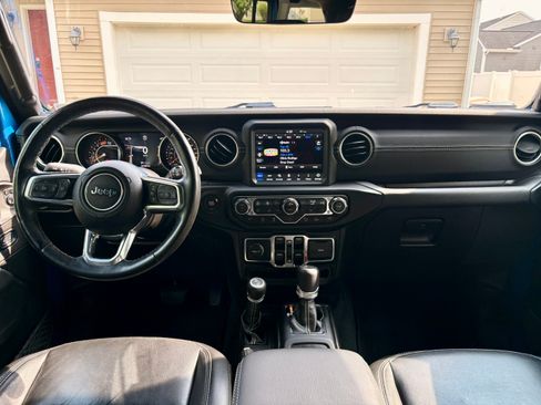 Used 2022 Jeep Wrangler Unlimited Sahara w/ Advanced Safety Group AWD/4WD image 10