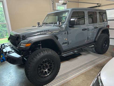 Used 2025 Jeep Wrangler Unlimited Sport AWD/4WD image 1