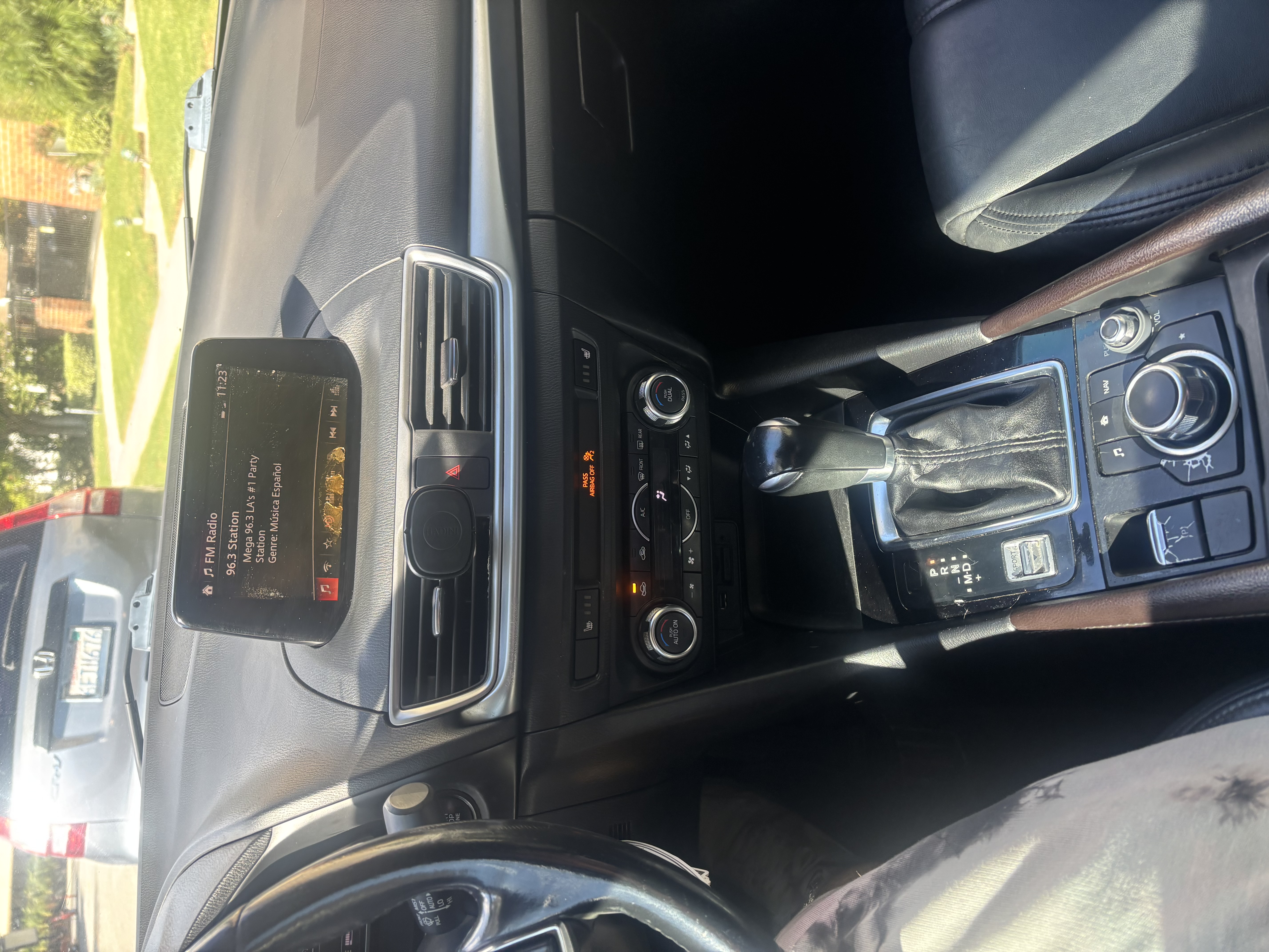 Used 2018 MAZDA MAZDA3 Touring FWD image 14