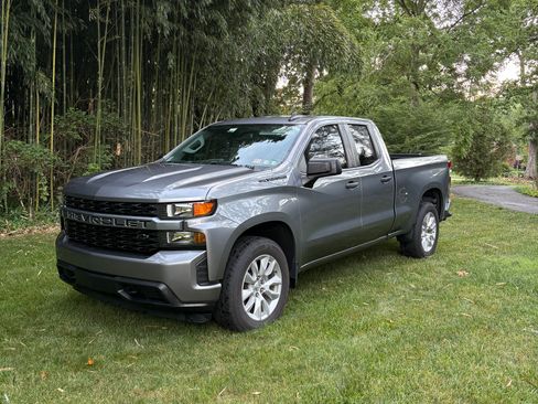 Used 2021 Chevrolet Silverado 1500 Custom w/ LPO, Dark Essentials Package AWD/4WD image 1