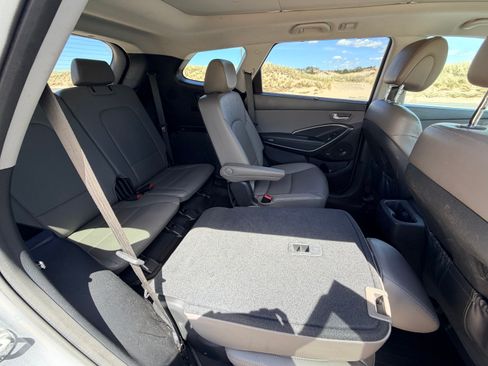Used 2017 Hyundai Santa Fe Limited AWD/4WD image 9