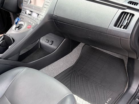 Used 2014 Toyota Prius Four FWD image 8