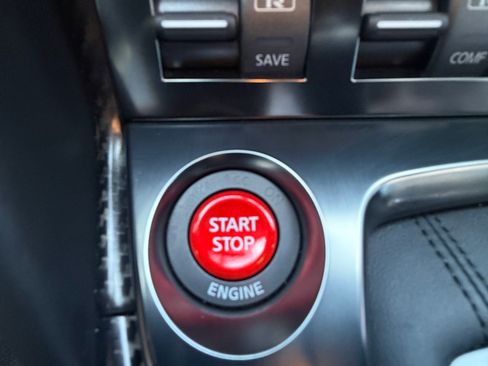 Used 2021 Nissan GT-R Premium AWD/4WD image 15