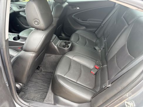 Used 2018 Chevrolet Volt LT w/ Comfort Package image 8