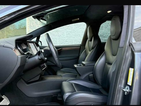 Used 2018 Tesla Model X 75D AWD/4WD image 10