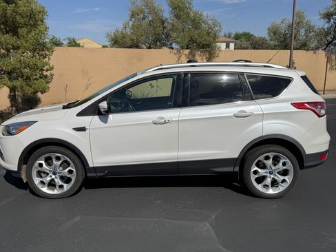 Used 2014 Ford Escape Titanium w/ Equipment Group 401A AWD/4WD image 2