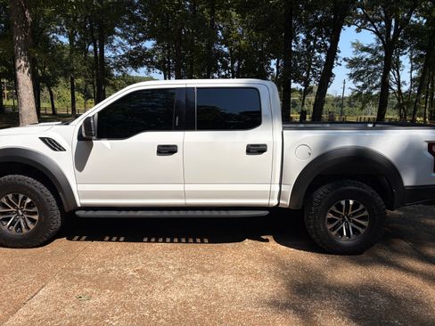 Used 2019 Ford F150 Raptor AWD/4WD image 5