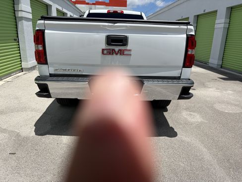 Used 2018 GMC Sierra 1500 2WD Regular Cab image 9