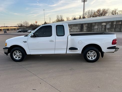 Used 1997 Ford F150 2WD SuperCab image 1