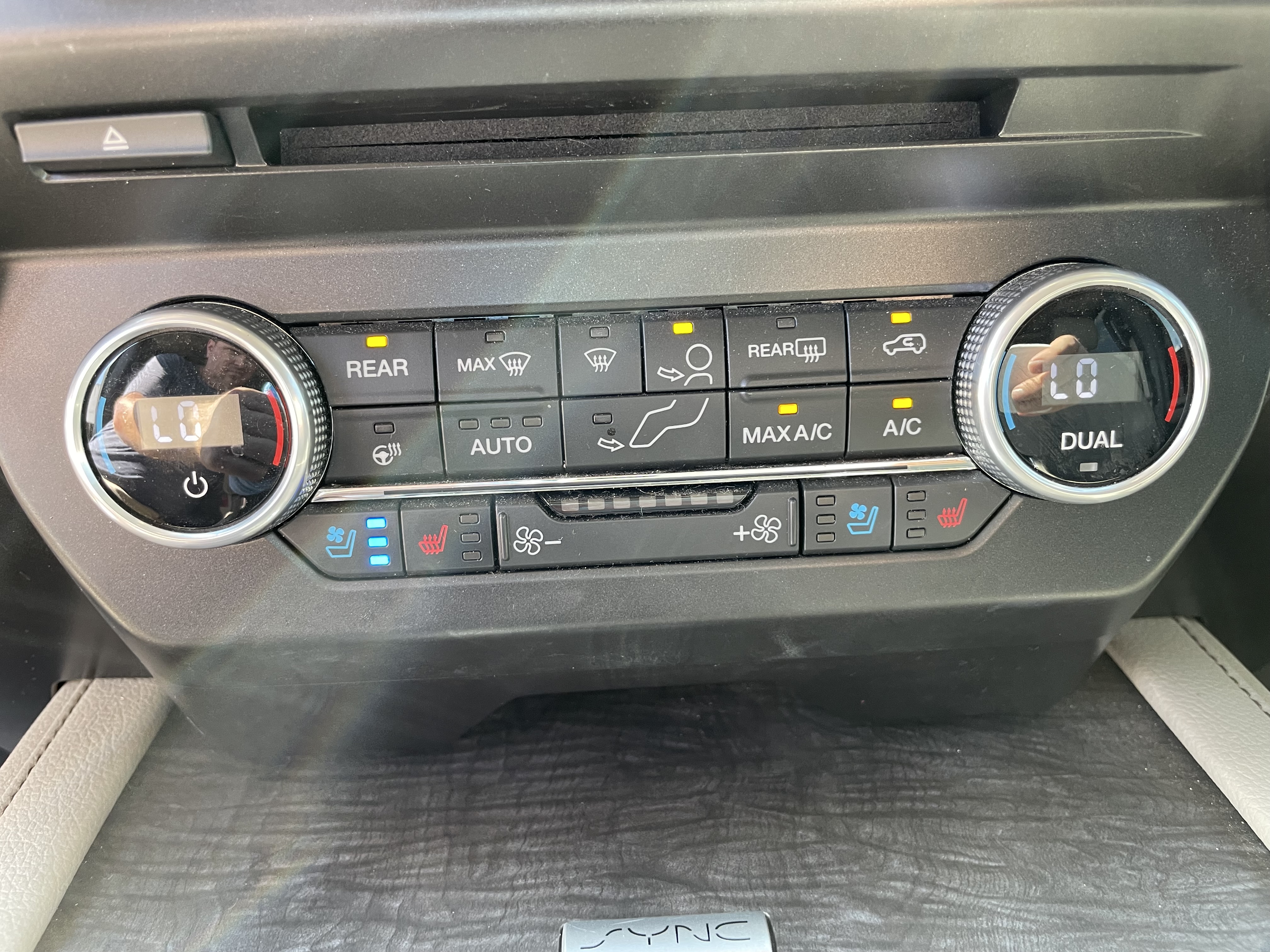 Used 2018 Ford Expedition Max Limited w/ Equipment Group 302A AWD/4WD image 29