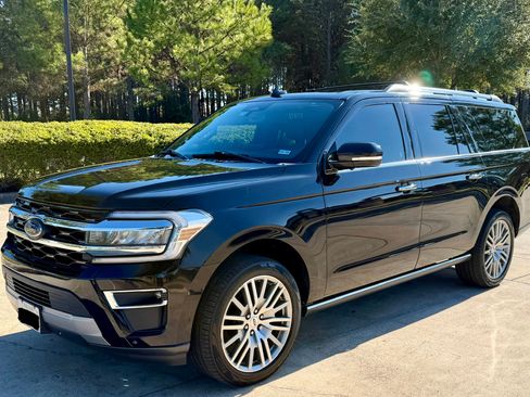 Used 2022 Ford Expedition Max Limited image 2