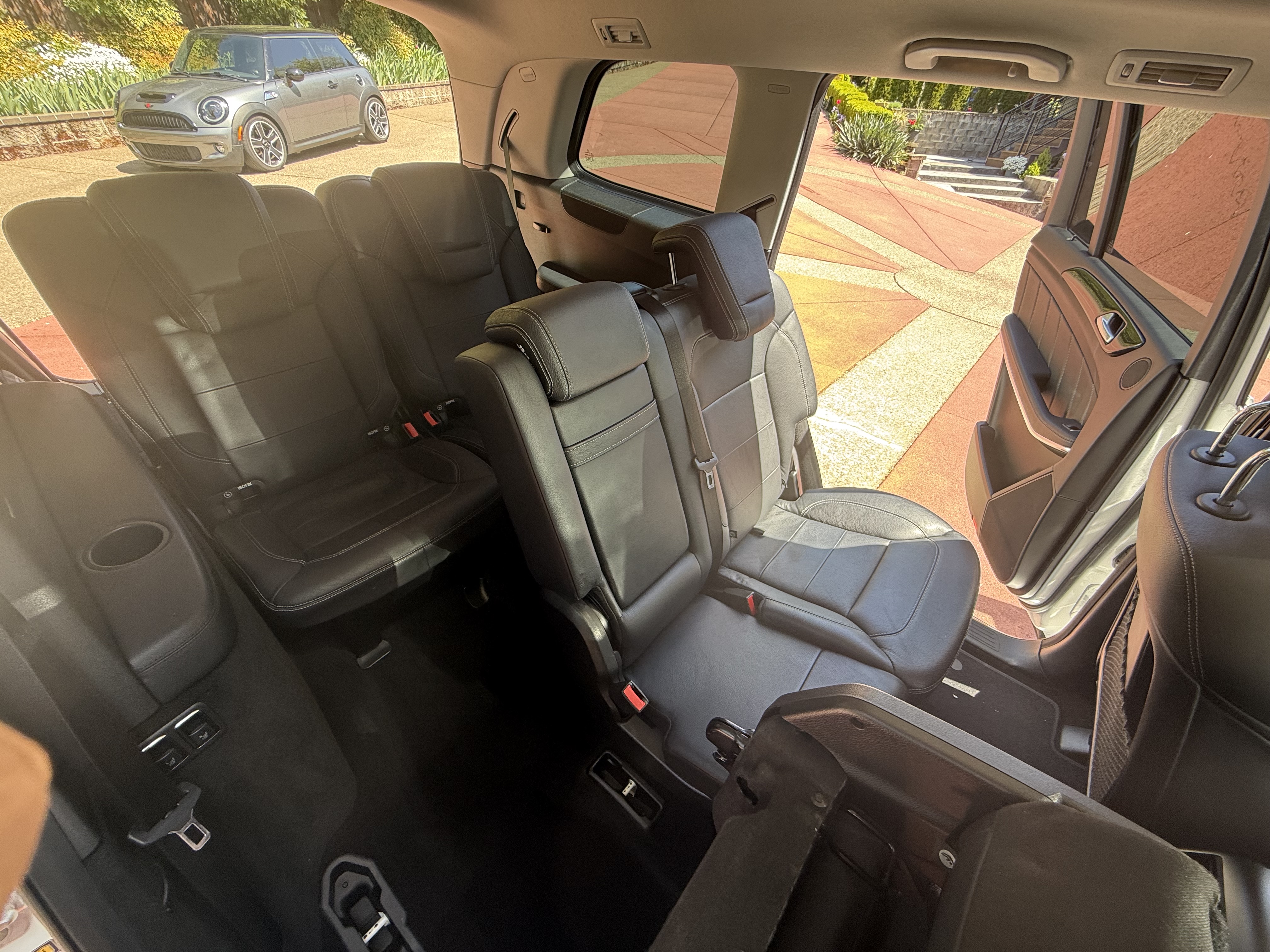 Used 2016 Mercedes-Benz GL 550 4MATIC image 25