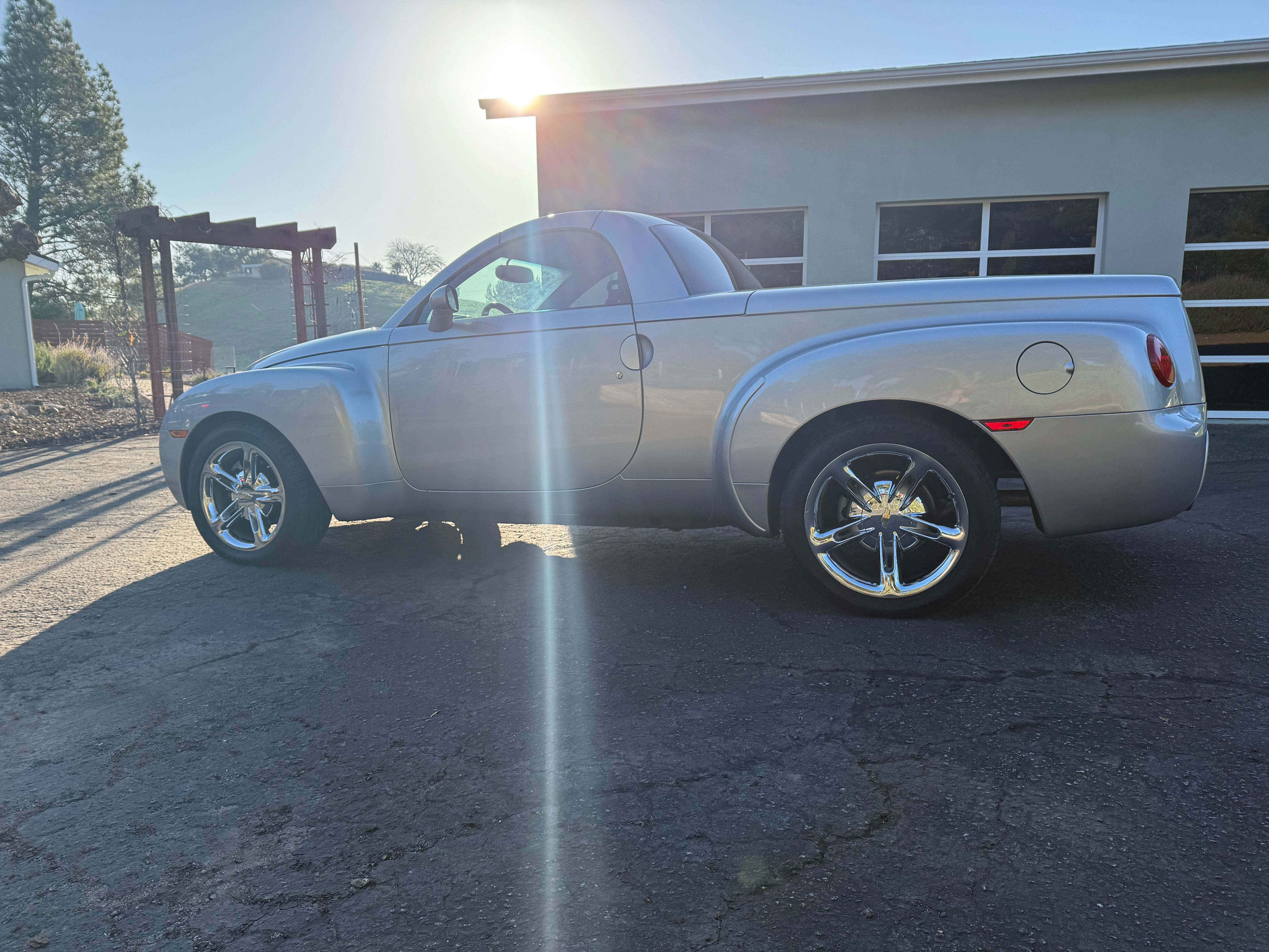 Used 2005 Chevrolet SSR w/ Preferred Equipment Group RWD image 5