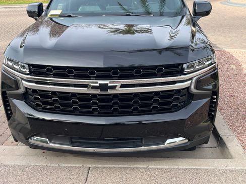 Used 2023 Chevrolet Suburban LS w/ Driver Alert Package RWD image 4