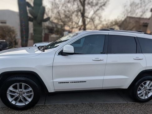 Used 2017 Jeep Grand Cherokee Laredo w/ Quick Order Package 2BE image 16