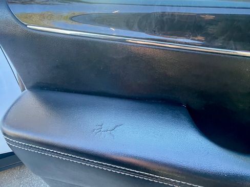 Used 2012 Chrysler Town & Country Limited image 10