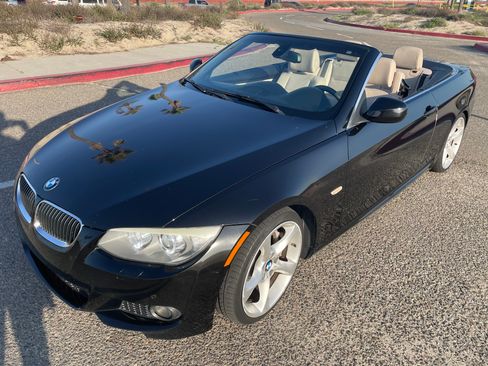 Used 2012 BMW 335i Convertible image 18