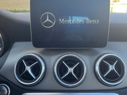 Used 2018 Mercedes-Benz CLA 250 image 9
