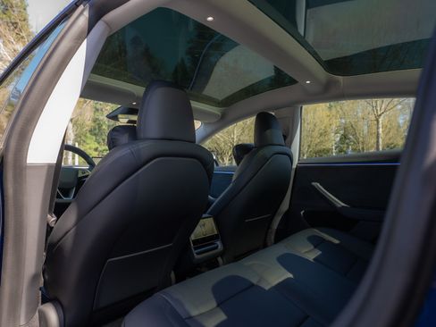 Used 2024 Tesla Model 3 Long Range image 14