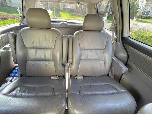 Used 2004 Honda Odyssey EX-L image 9