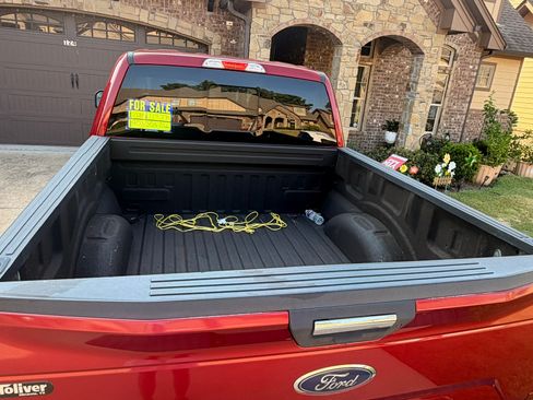 Used 2018 Ford F150 XLT w/ Equipment Group 302A Luxury RWD image 4