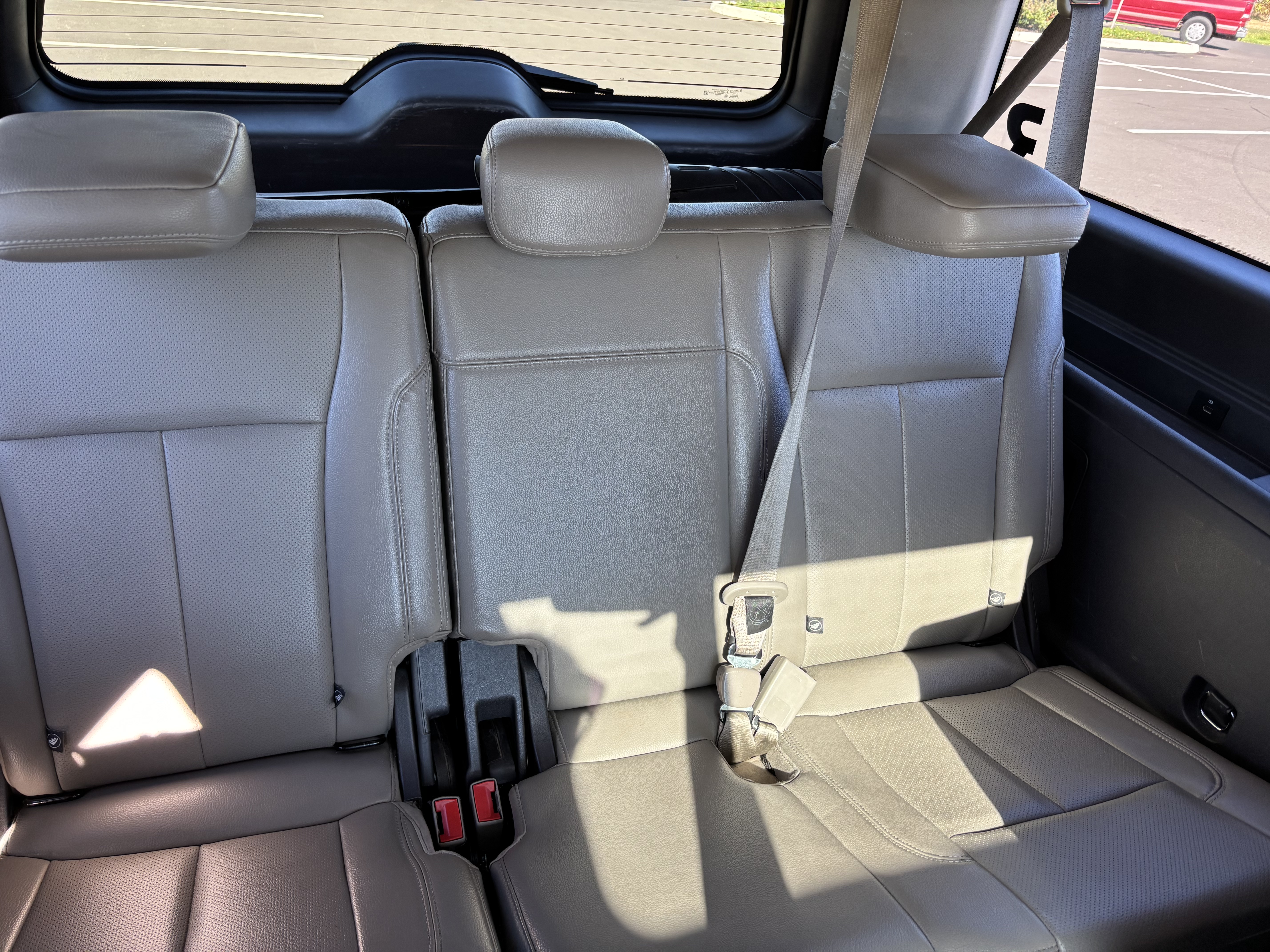 Used 2018 Ford Expedition Max XLT w/ Equipment Group 202A AWD/4WD image 19