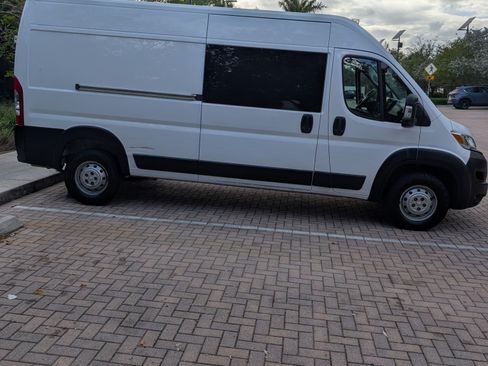 Used 2023 RAM ProMaster 2500 w/ Driver Convenience Group image 4