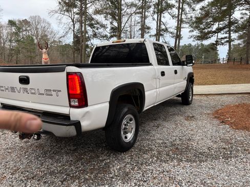 Used 2006 Chevrolet Silverado 2500 W/T w/ Heavy-Duty Power Package image 16