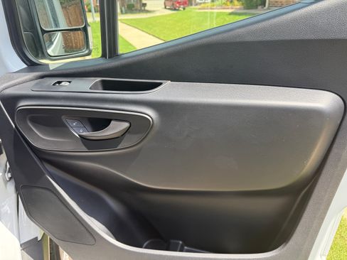 Used 2024 Mercedes-Benz Sprinter 2500 image 6