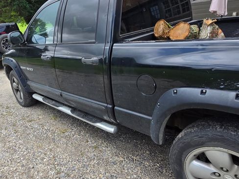 Used 2004 Dodge Ram 1500 Truck SLT w/ Sport Appearance Group AWD/4WD image 2