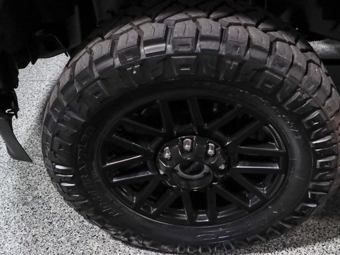 Used 2022 Ford F250 Lariat w/ Black Appearance Pkg AWD/4WD image 22