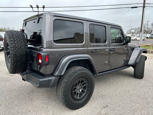 Used 2021 Jeep Wrangler Unlimited Rubicon w/ Xtreme Recon 35" Tire Package image 4
