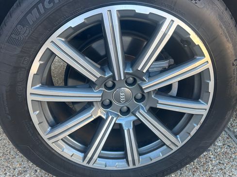 Used 2018 Audi Q7 3.0T Premium Plus w/ Premium Plus Package image 32