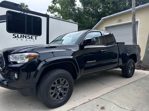 Used 2023 Toyota Tacoma SR5 image 1