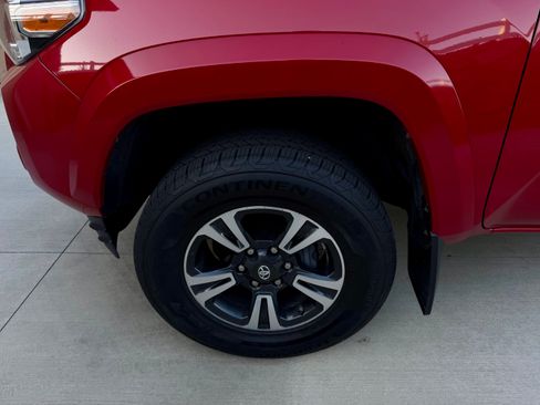 Used 2017 Toyota Tacoma TRD Sport w/ Tow Package image 21