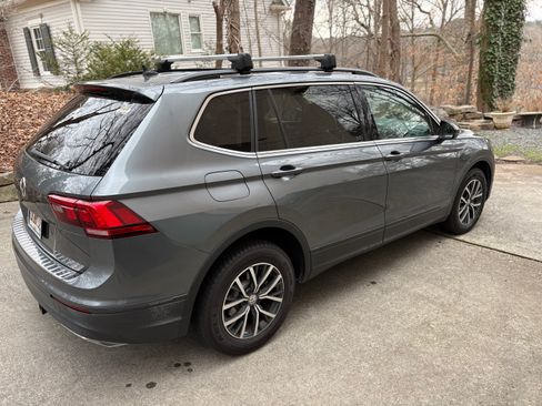 Used 2019 Volkswagen Tiguan SE w/ Panoramic Sunroof Package image 15
