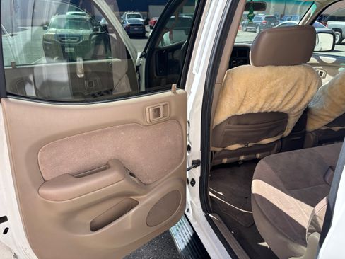 Used 2004 Toyota Tacoma PreRunner w/ Convenience Pkg RWD image 10