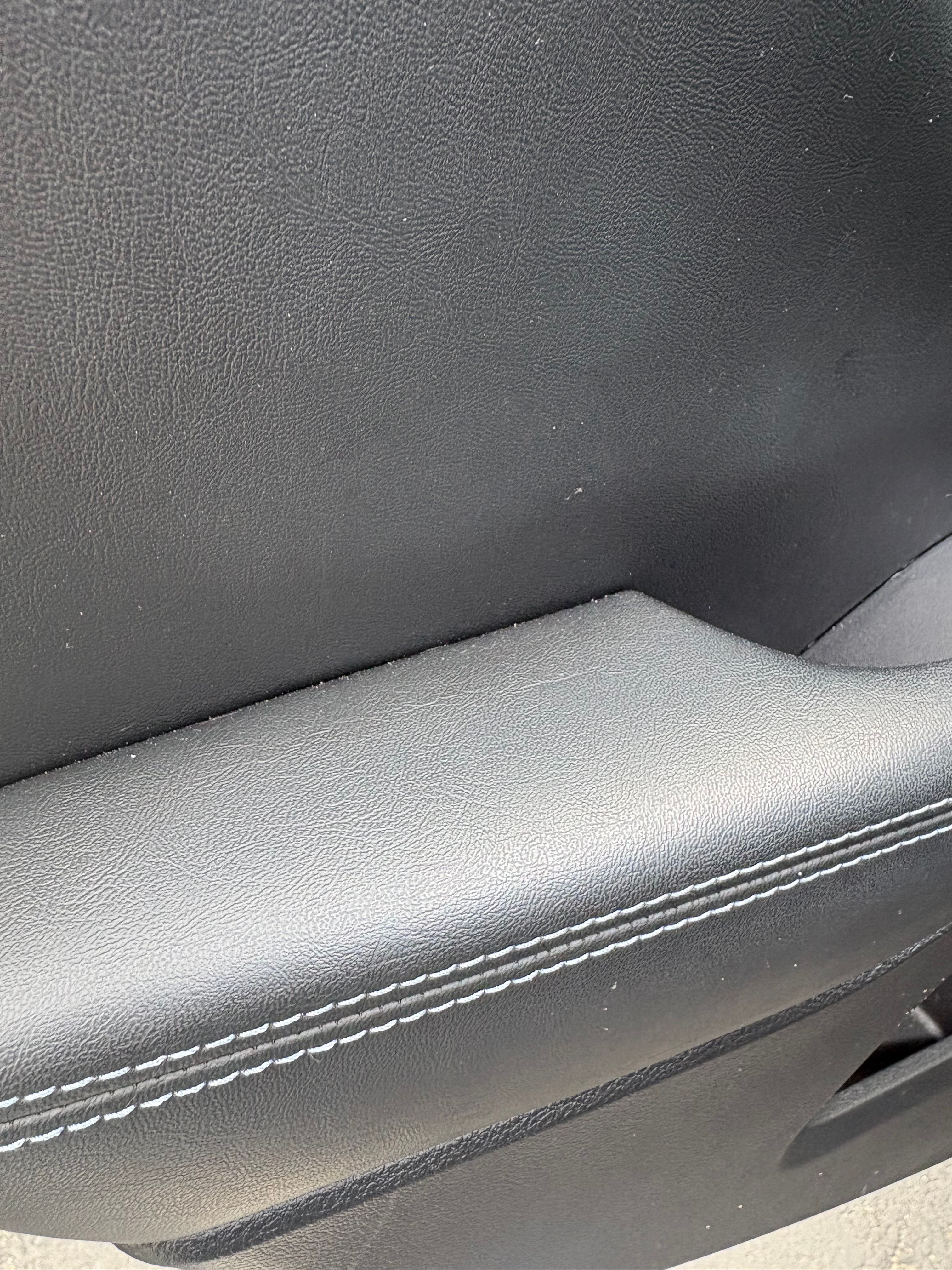 Used 2019 Jeep Cherokee Latitude Plus FWD image 10