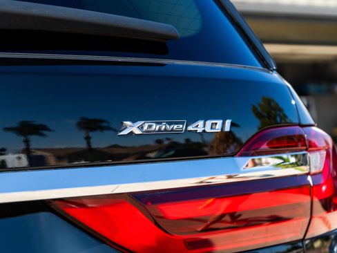 Used 2022 BMW X7 xDrive40i w/ Premium Package image 12