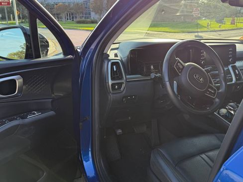 Used 2021 Kia Sorento S image 17