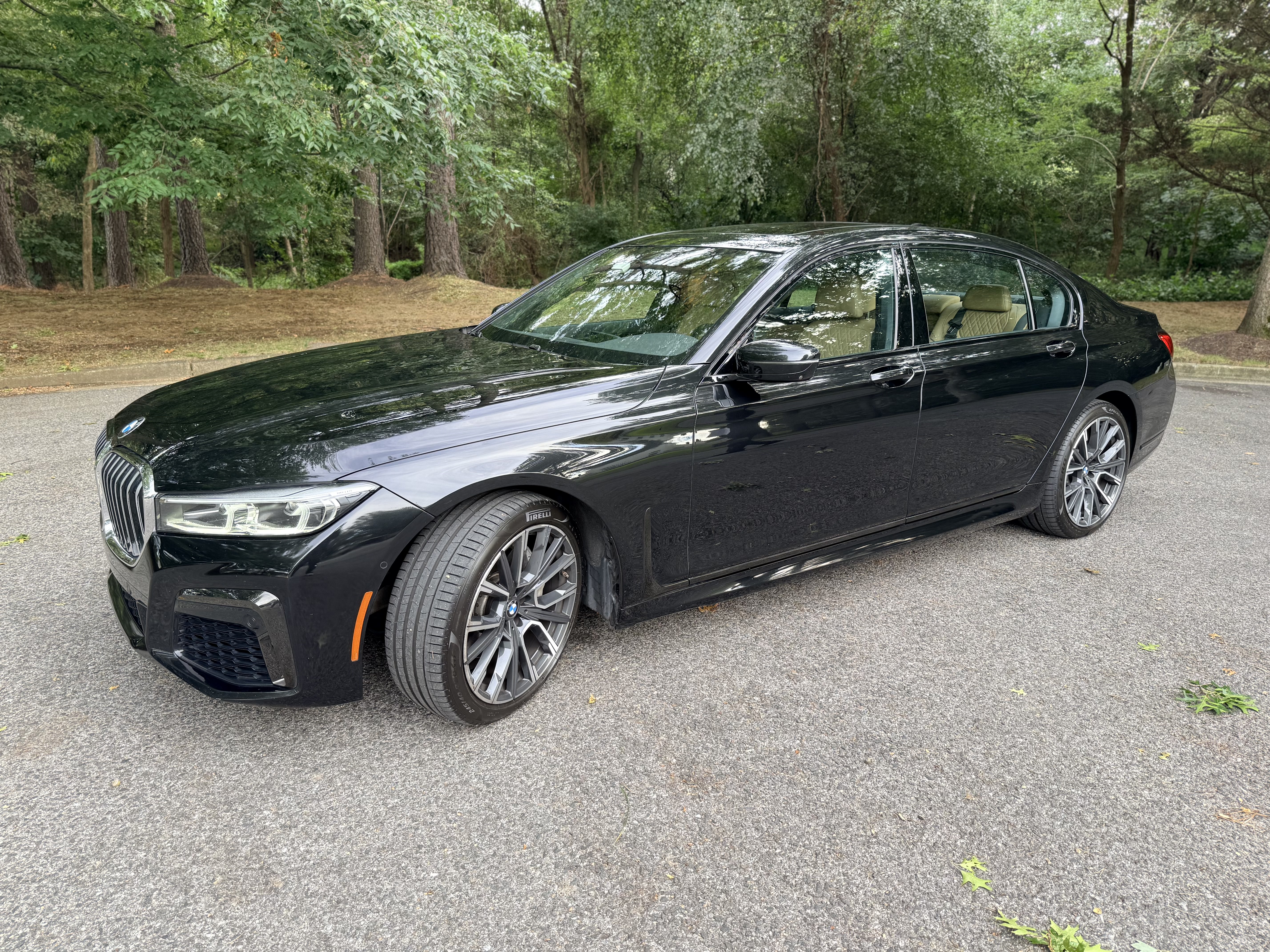 Used 2022 BMW 740i xDrive w/ M Sport Package AWD/4WD image 1