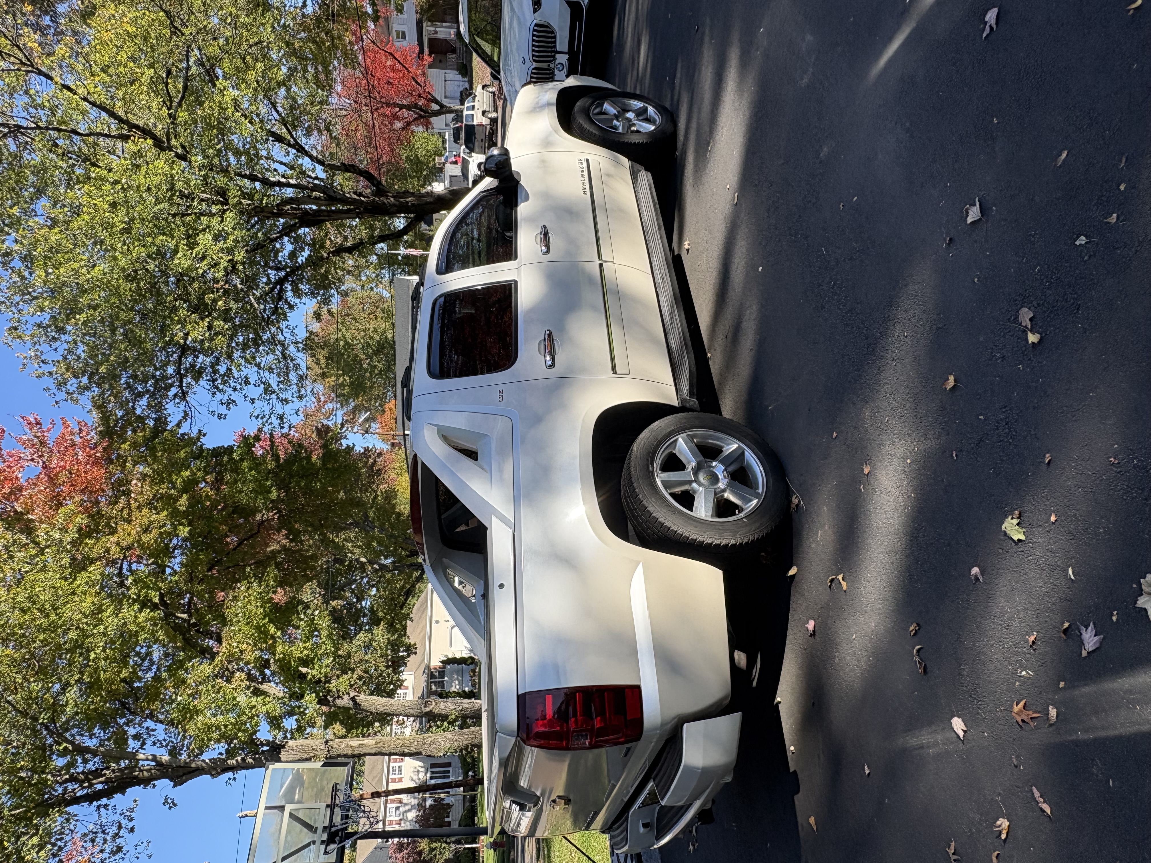 Used 2012 Chevrolet Avalanche LTZ AWD/4WD image 18