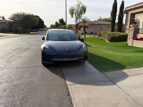 Used 2023 Tesla Model 3 Standard Range image 2