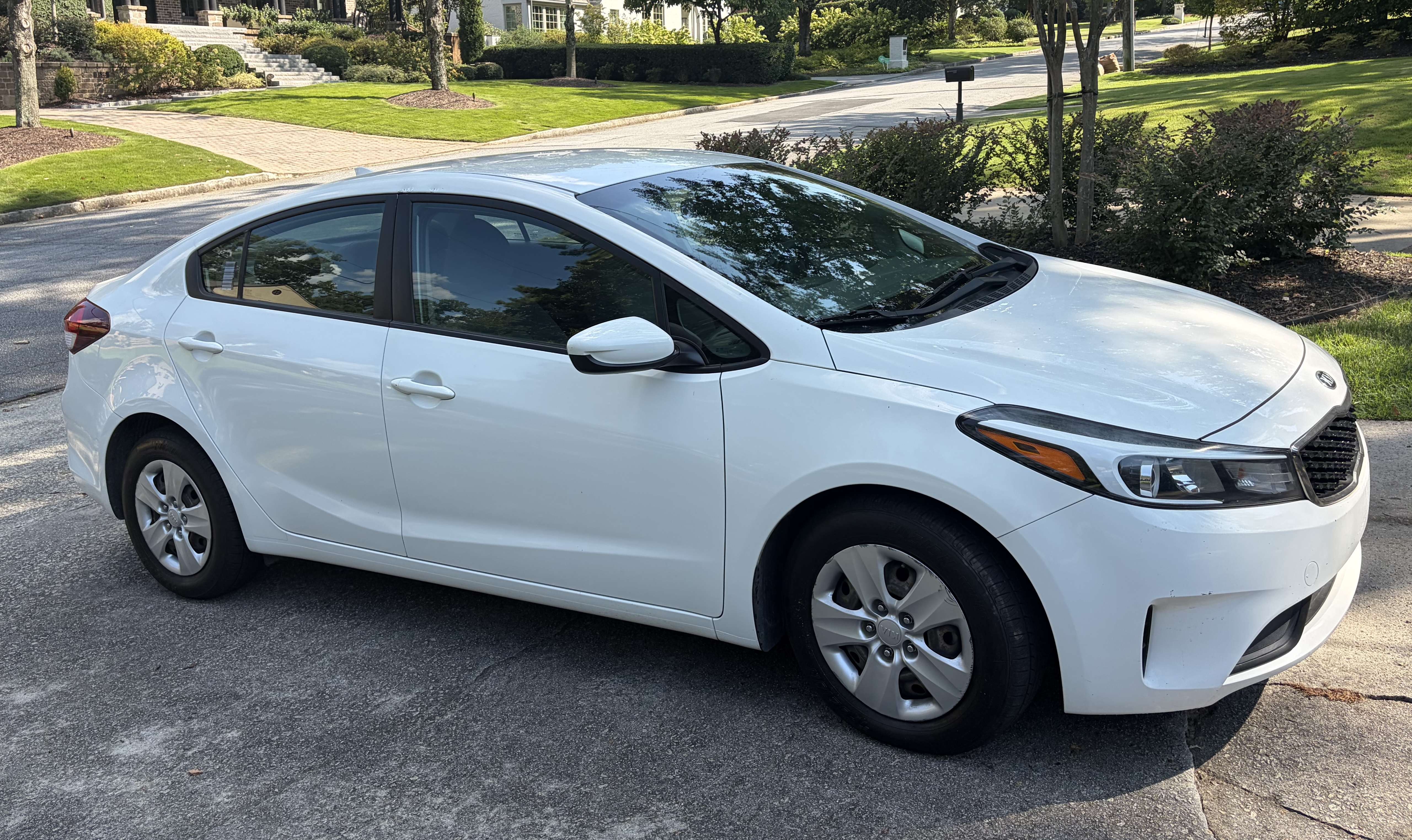 Used 2017 Kia Forte LX FWD image 1