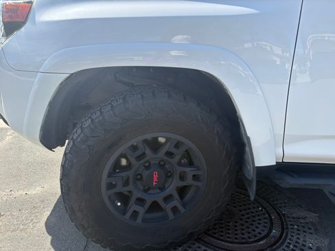 Used 2018 Toyota 4Runner TRD Off-Road Premium image 6