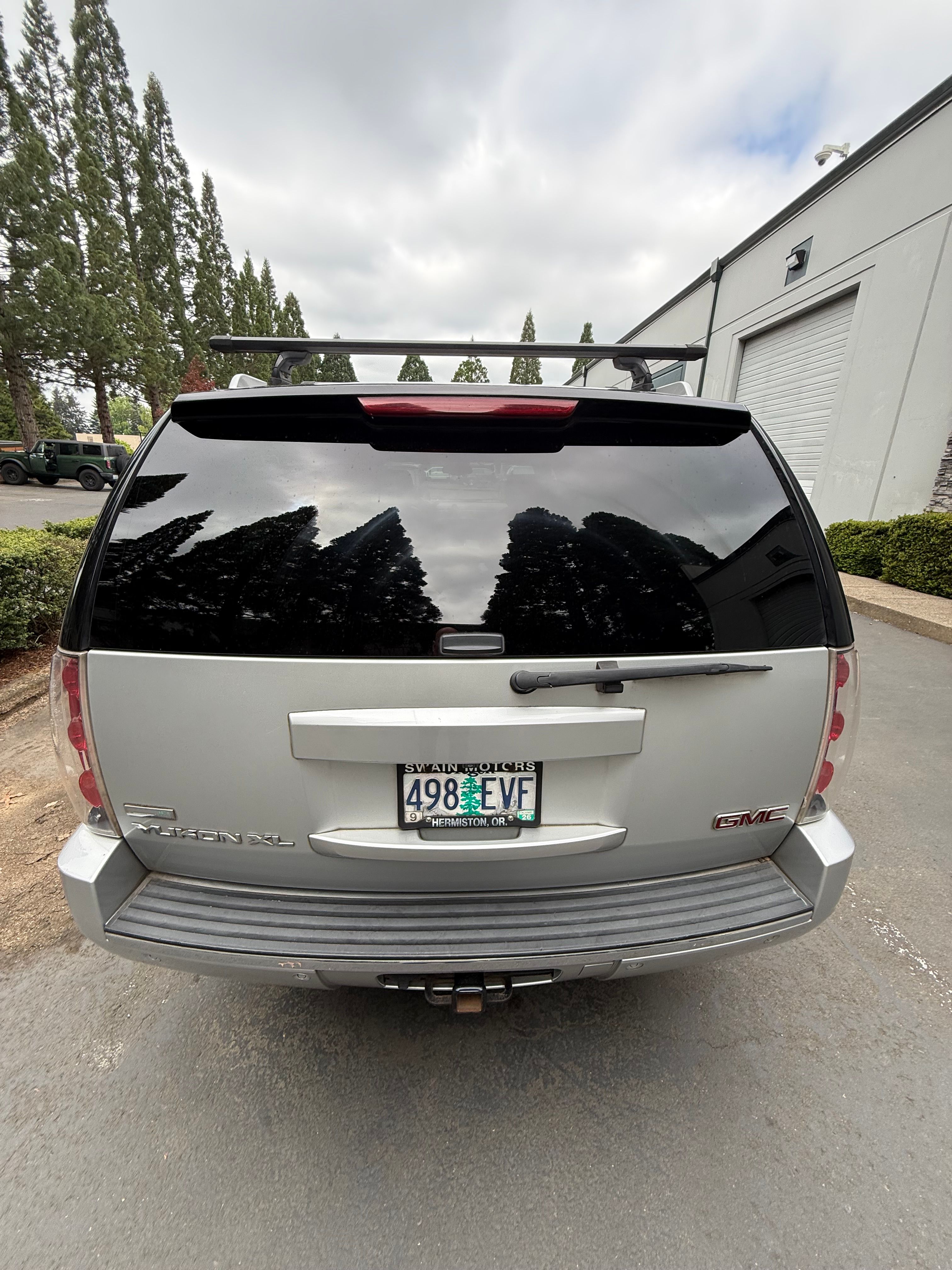Used 2010 GMC Yukon XL Denali AWD/4WD image 5